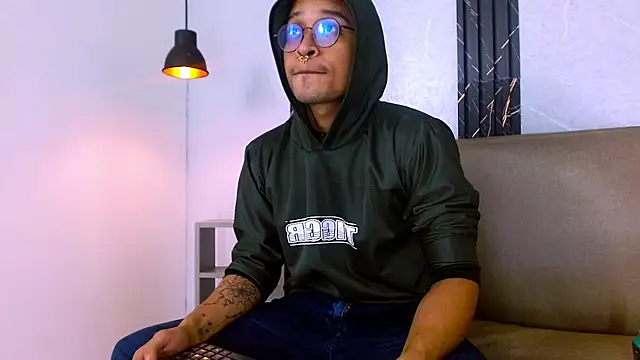 Jayden Morris online show from December 5, 4:05 pm