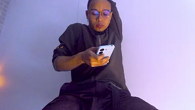 Jayden Morris online show from March 14, 6:58 pm