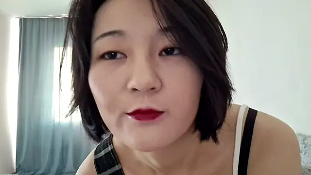 Lyndasilk online show from April 1, 12:17 pm