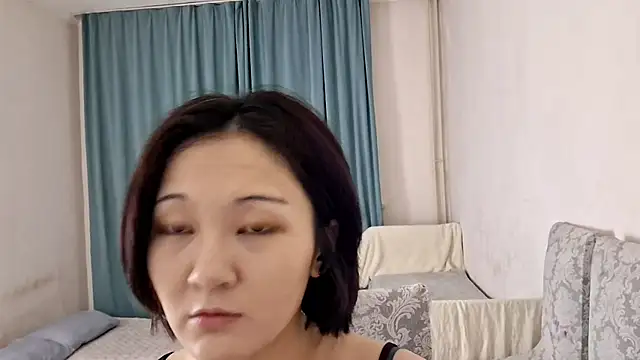 Lyndasilk online show from April 16, 3:13 pm