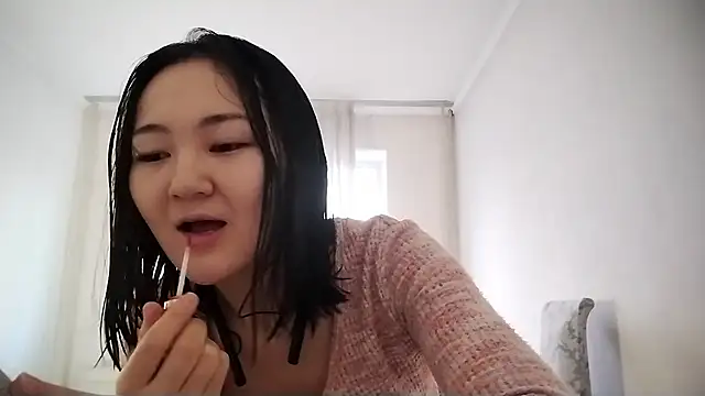 Lyndasilk online show from November 20, 11:11 am