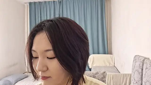 Lyndasilk online show from April 13, 3:16 pm