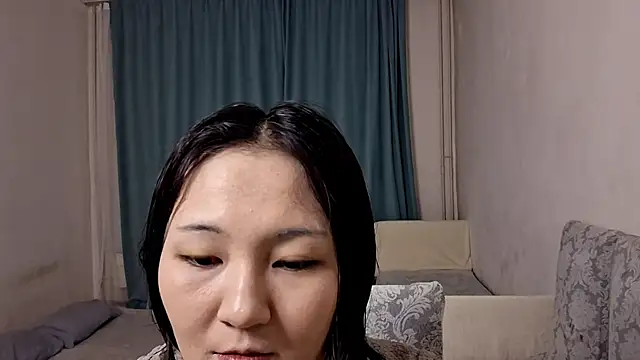 Lyndasilk online show from April 26, 4:26 pm
