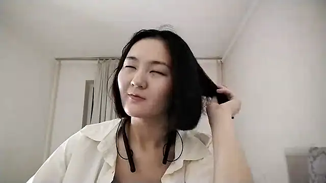 Lyndasilk online show from November 23, 3:22 pm