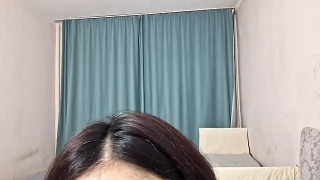Snapshot of Lyndasilk chatting on July 13, 4:39 pm Lyndasilk online show from July 13, 4:39 pm