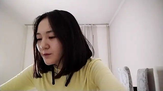 Lyndasilk online show from November 4, 2:10 pm