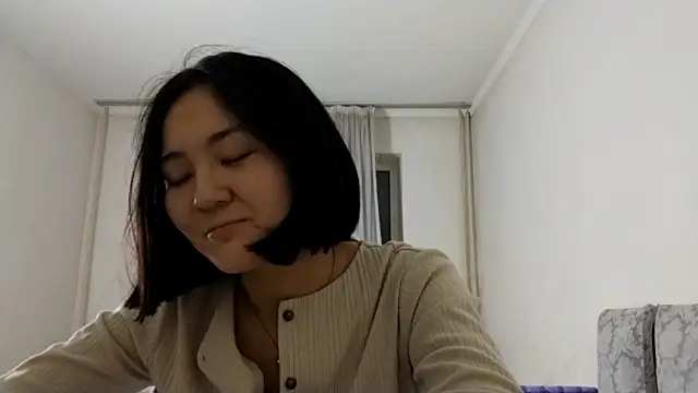 Lyndasilk online show from November 27, 3:34 pm