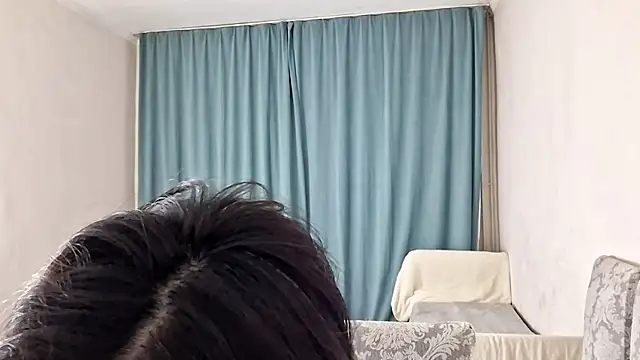 Lyndasilk online show from April 17, 4:10 pm