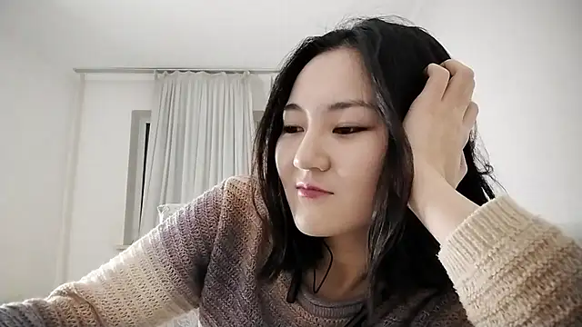 Lyndasilk online show from November 13, 3:38 pm