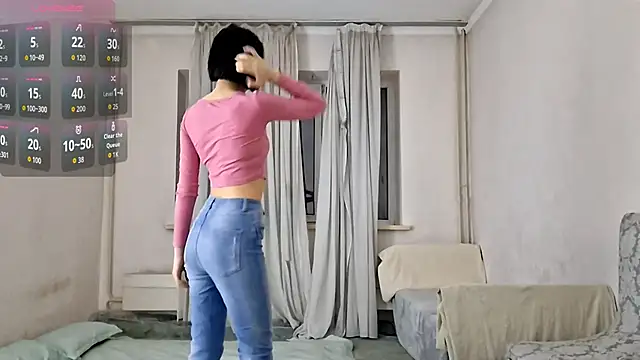 Lyndasilk online show from February 5, 3:30 pm