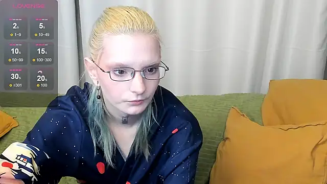 asagiri lika online show from October 17, 4:20 pm