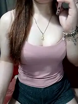 LeanaLy online show from April 15, 1:44 am