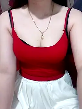 LeanaLy online show from April 3, 12:39 am