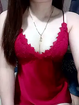 LeanaLy online show from March 19, 10:32 pm