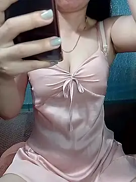 LeanaLy online show from June 11, 11:24 pm