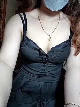 LeanaLy online show from October 20, 1:33 pm