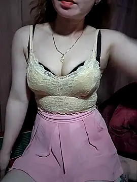 LeanaLy online show from November 6, 12:20 pm