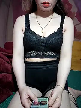 LeanaLy online show from November 4, 10:52 am