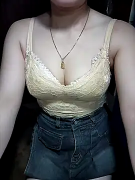 LeanaLy online show from November 11, 2:01 pm