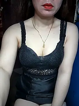 LeanaLy online show from November 9, 12:20 pm