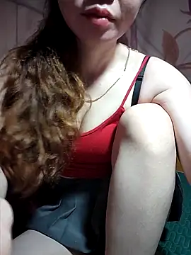 LeanaLy online show from November 3, 10:24 pm