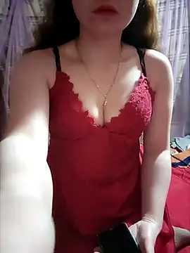 LeanaLy online show from December 18, 11:30 pm