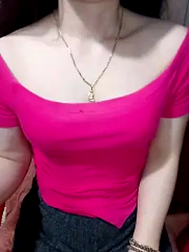 LeanaLy online show from April 12, 2:42 pm