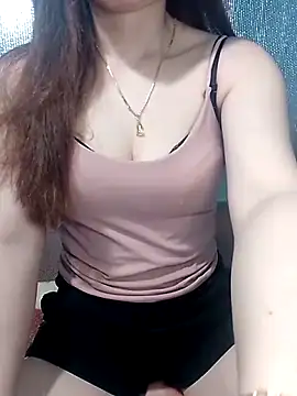 LeanaLy online show from June 10, 2:18 pm