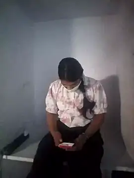 Snapshot of PG_girl_12th chatting on November 6, 10:30 am PG girl 12th online show from November 6, 10:30 am