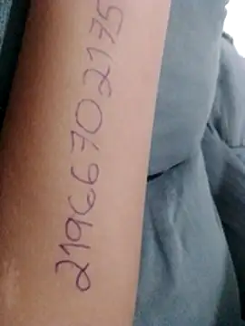 Snapshot of Camilanifeta chatting on March 25, 9:41 am Camilanifeta online show from March 25, 9:41 am