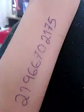 Snapshot of Camilanifeta chatting on April 1, 1:23 pm Camilanifeta online show from April 1, 1:23 pm