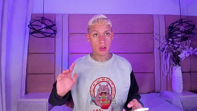 Snapshot of GaelCarter chatting on February 25, 3:29 am GaelCarter online show from February 25, 3:29 am