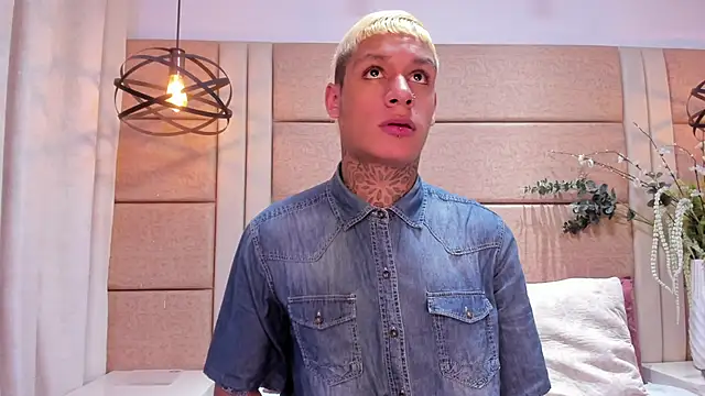 Snapshot of GaelCarter chatting on February 20, 4:09 am GaelCarter online show from February 20, 4:09 am