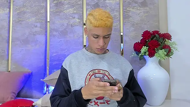 Snapshot of GaelCarter chatting on February 7, 3:25 am GaelCarter online show from February 7, 3:25 am