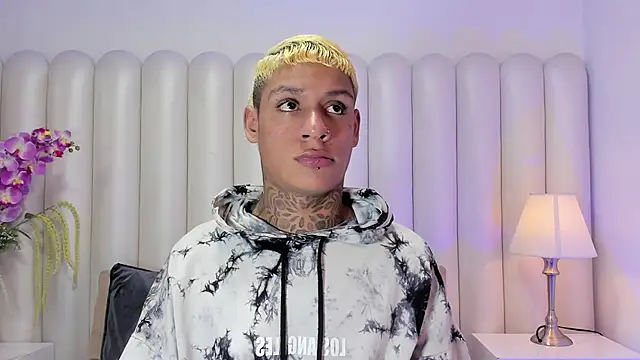 Snapshot of GaelCarter chatting on February 18, 3:37 am GaelCarter online show from February 18, 3:37 am