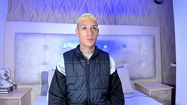 Snapshot of GaelCarter chatting on February 11, 3:50 am GaelCarter online show from February 11, 3:50 am