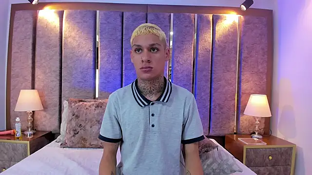 Snapshot of GaelCarter chatting on February 13, 3:17 am GaelCarter online show from February 13, 3:17 am