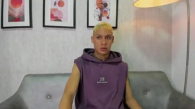 Snapshot of GaelCarter chatting on February 10, 3:49 am GaelCarter online show from February 10, 3:49 am