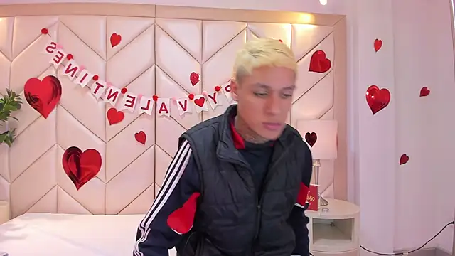 Snapshot of GaelCarter chatting on February 15, 4:24 am GaelCarter online show from February 15, 4:24 am