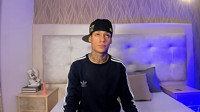 Snapshot of GaelCarter chatting on January 13, 3:32 am GaelCarter online show from January 13, 3:32 am