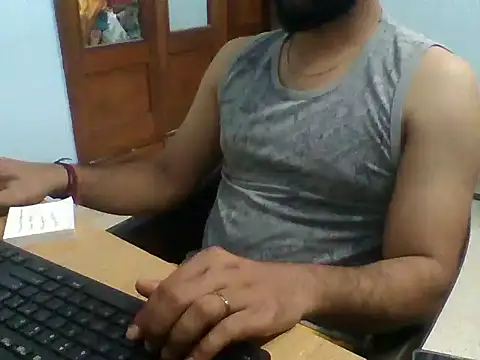 Snapshot of Moanographer chatting on October 13, 6:59 am Moanographer online show from October 13, 6:59 am