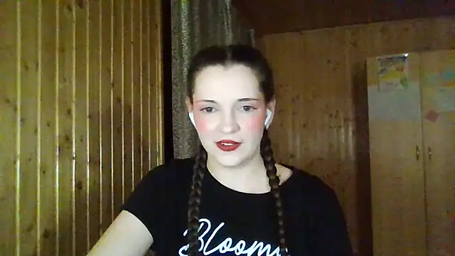 AmeliieLaFleur online show from February 5, 8:15 pm