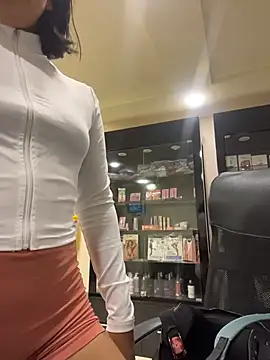AlyssaRay online show from April 30, 4:58 pm