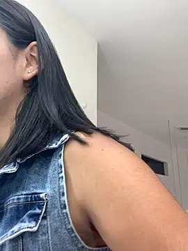 AlyssaRay online show from December 4, 8:19 pm