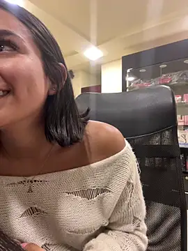 AlyssaRay online show from February 3, 9:20 pm