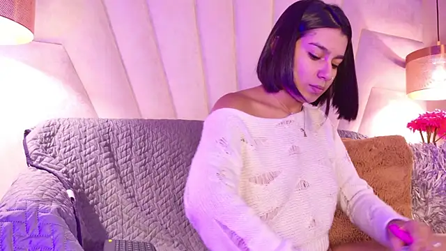 AlyssaRay online show from December 15, 7:31 pm