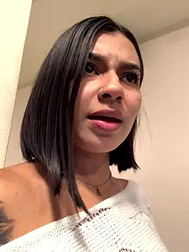 AlyssaRay online show from January 10, 6:58 pm