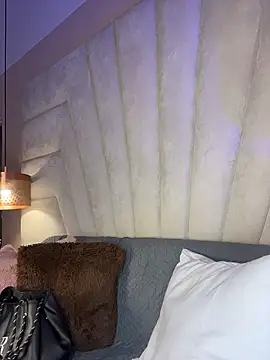AlyssaRay online show from May 28, 1:50 pm