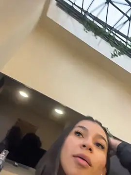 AlyssaRay online show from March 29, 11:45 am