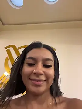 AlyssaRay online show from May 15, 5:00 pm